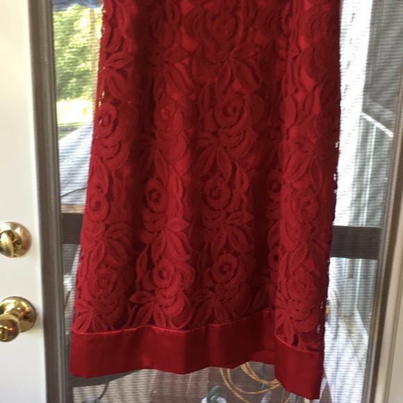 RED SATIN AND LACE DRESS - Picture 4 of 7